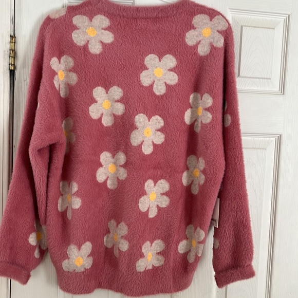 Simply Southern NWT Fuzzy Pink Mauve Daisy Sweater - Picture 4 of 4